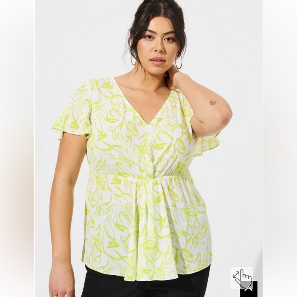 Torrid Georgette Twist Surplice Flutter Sleeve Floral Blouse Green & White 1X